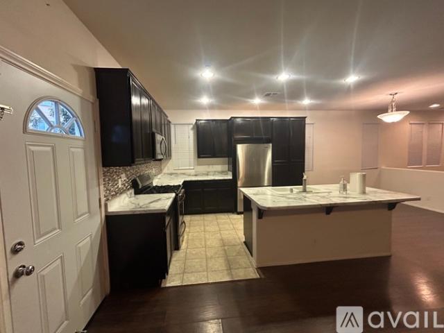 4 BR, 2.5 BA Apartment 277 Bloomington Avenue, Unit 235, Rialto, CA 92376