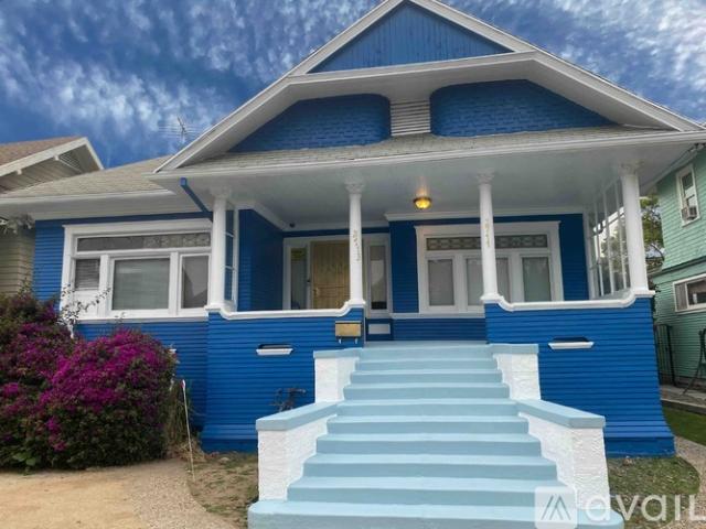 4 BR, 2.5 BA Apartment 2713 South La Salle Avenue, Los Angeles, CA 90018