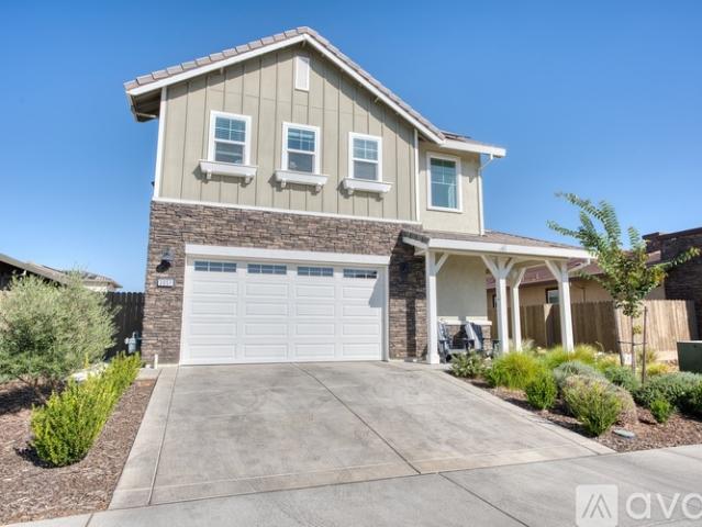 4 BR, 2.5 BA Apartment 3051 Banano Wy, Rancho Cordova, CA 95742
