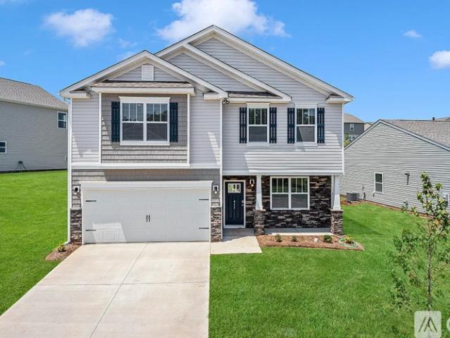 4 BR, 2.5 BA Apartment 325 Tolbert Drive, Greenwood, SC 29649