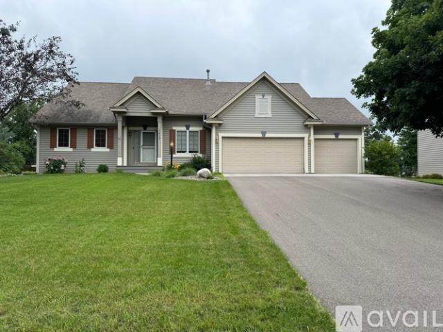 4 BR, 2.5 BA Apartment 3800 Monticello Dr, Woodbury, MN 55129