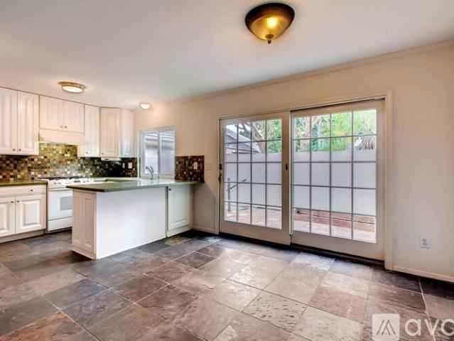 4 BR, 2.5 BA Apartment 3910 Caminito Patricia, Unit San Diego, CA 92111