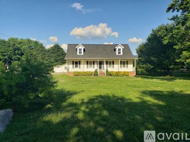 4 BR, 2.5 BA Apartment 4078 Caney Creek Lane, Chapel Hill, TN 37034