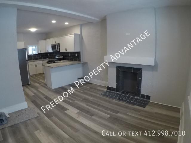 4 BR, 2.5 BA Apartment 429 Elk St, Pittsburgh, PA 15106