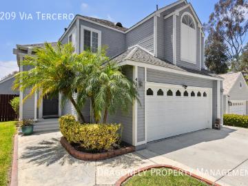 4 BR, 2.5 BA Apartment 4209 Via Tercero, Oceanside, CA 92056