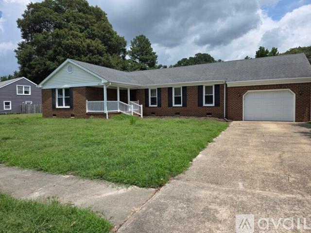 4 BR, 2.5 BA Apartment 421 Currituck Dr, Chesapeake, VA 23322