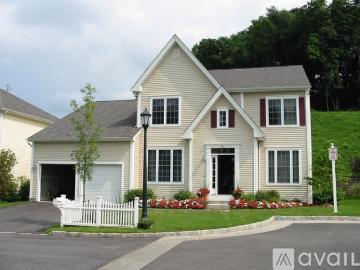 4 BR, 2.5 BA Apartment 43 Ovation Court, White Plains, NY 10603