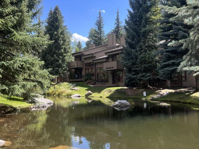 4 BR, 2.5 BA Apartment 4552 Meadow Dr, Vail, CO 81657