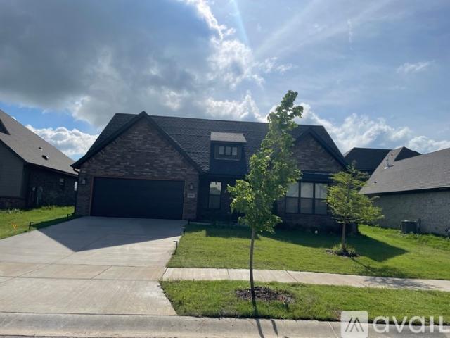 4 BR, 2.5 BA Apartment 4507 Southwest Elderwood Street, Bentonville, AR 72713