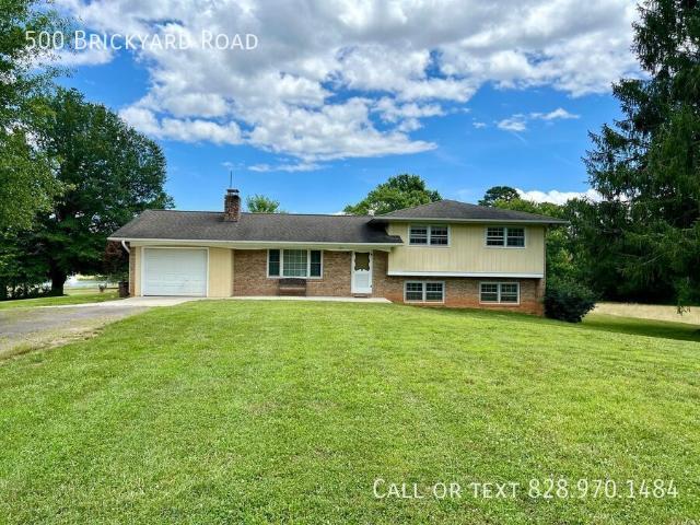 4 BR, 2.5 BA Apartment 500 Brickyard Road, Etowah, NC 28729