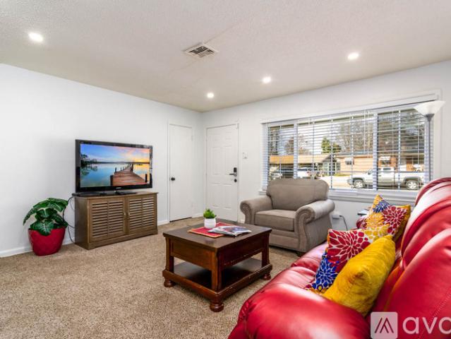 4 BR, 2.5 BA Apartment 501 Hayes St, Jacksonville, AR 72076