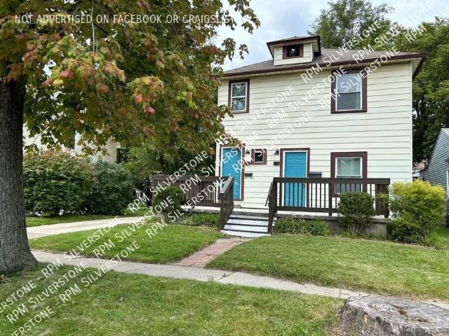 4 BR, 2.5 BA Apartment 50 W Bernhard, Hazel Park, MI 48030
