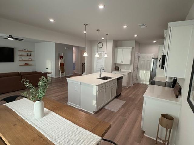 4 BR, 2.5 BA Apartment 5515 Grass Lk Dr, Bessemer, AL 35022