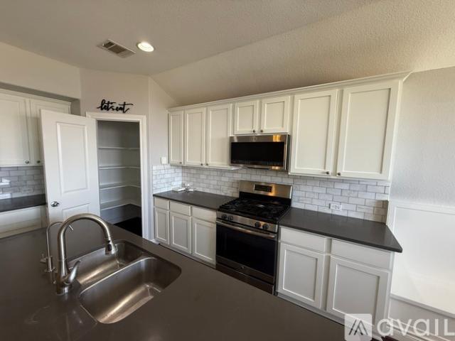 4 BR, 2.5 BA Apartment 5704 Corsica Loop, Round Rock, TX 78665