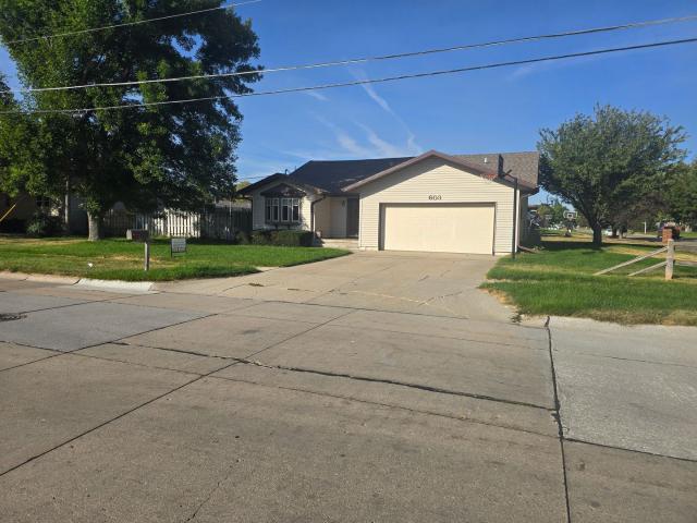 4 BR, 2.5 BA Apartment 603 N Boxelder, Norfolk, NE 68701