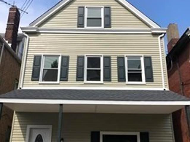 4 BR, 2.5 BA Apartment 60 Greenbush St Pittsburgh, PA 15211