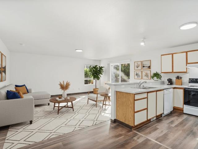 4 BR, 2.5 BA Apartment 6802 5th Court SE Unit 6842B, Lacey, WA 98503