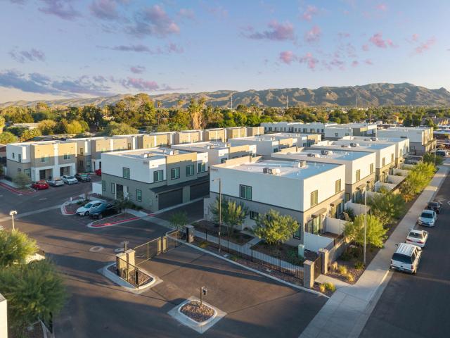 4 BR, 2.5 BA Apartment 6821 South Montezuma Street Unit 0 42, Phoenix, AZ 85041