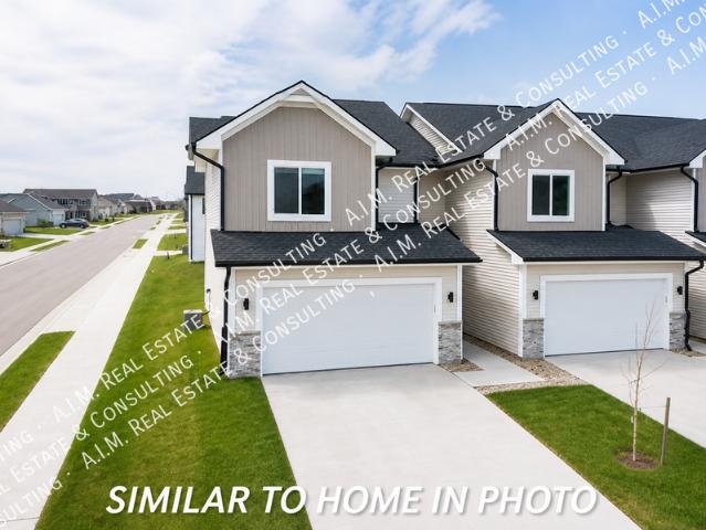 4 BR, 2.5 BA Apartment 6907 Iris Court, Johnston, IA 50131