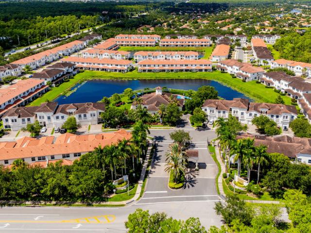 4 BR, 2.5 BA Apartment 7047 Ambrosia Lane Unit 3407, Naples, FL 34119