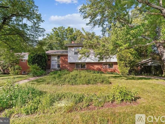 4 BR, 2.5 BA Apartment 7608 Wellesley Dr, College Park, MD 20740