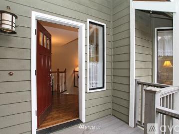 4 BR, 2.5 BA Apartment 7821 172nd Pl NE, Redmond, WA 98052