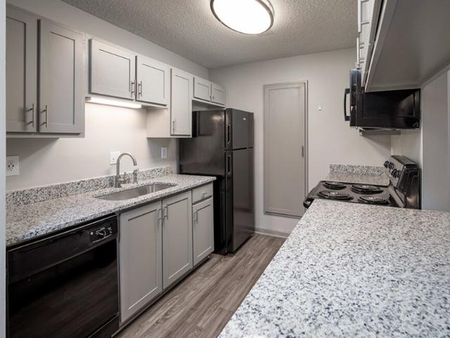 4 BR, 2.5 BA Apartment 7900 Old Madison Pike Unit 02014, Madison, AL 35758