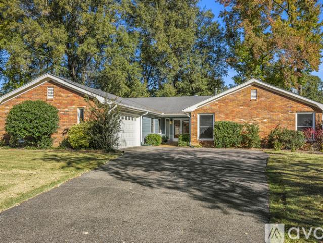 4 BR, 2.5 BA Apartment 8044 Neshoba Road, Germantown, TN 38138