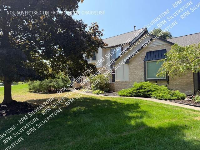 4 BR, 2.5 BA Apartment 869 Timberline Dr, Rochester Hills, MI 48309