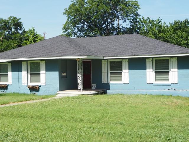 4 BR, 2.5 BA Apartment 925 S Denton, Gainesville, TX 76240