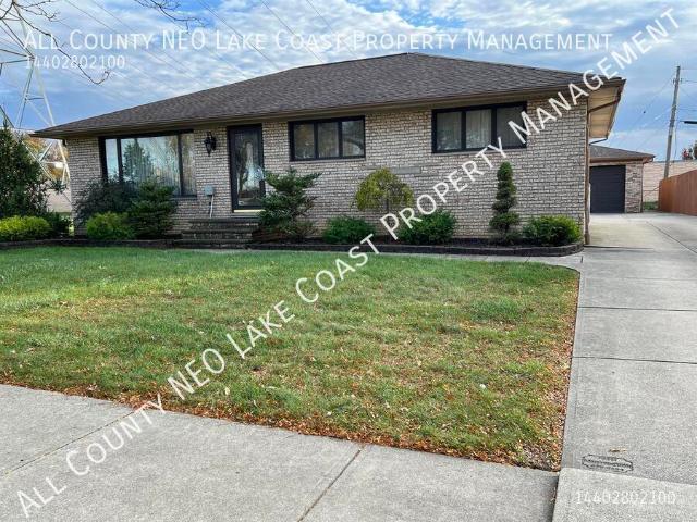 4 BR, 2.5 BA Apartment 9953 Shady Ln, Brooklyn, OH 44144