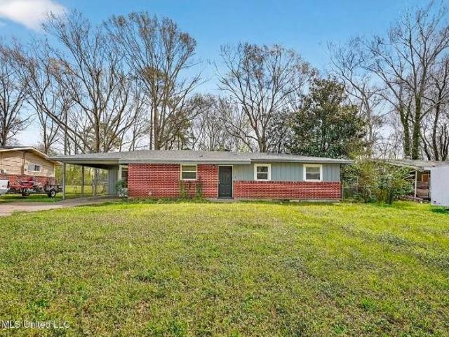 4 Br, 2 bath, Single Family 2920 Lakewood Dr