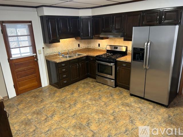 4 BR, 2 BA Apartment Carmalt St, Unit 1, Dickson City, PA 18519