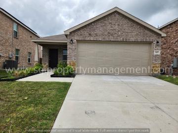 4 BR, 2 BA Apartment 1427 Ganado Dr, Forney, TX 75126