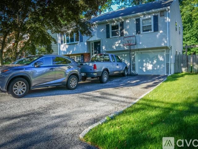 4 BR, 2 BA Apartment 14 Beau Street, Norwalk, CT 06850