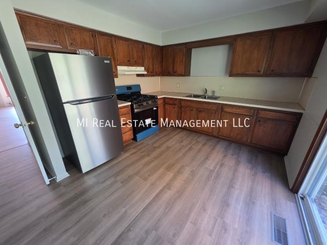 4 BR, 2 BA Apartment 1513 Blossom Street Southeast 1513, Grand Rapids, MI 49508