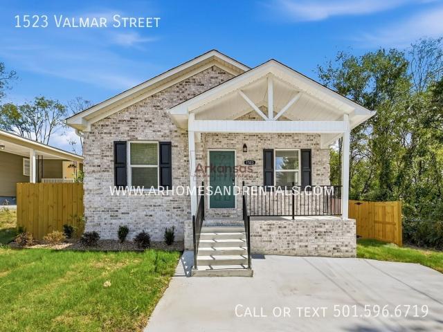 4 BR, 2 BA Apartment 1523 Valmar Street, Little Rock, AR 72204