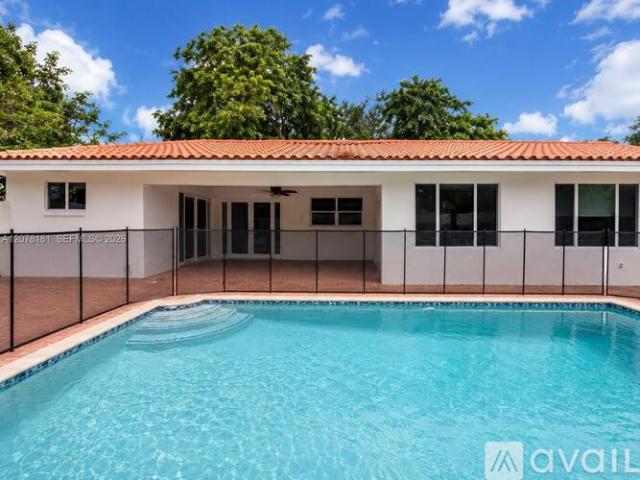 4 BR, 2 BA Apartment 15330 Durnford Dr, Hialeah, FL 33014