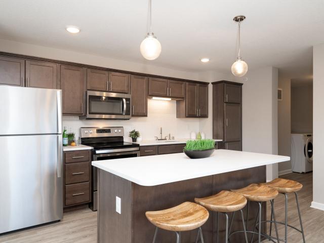 4 BR, 2 BA Apartment 1554 Grand Avenue Unit 5 4, Saint Paul, MN 55105