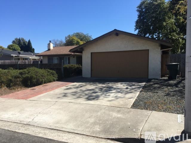 4 BR, 2 BA Apartment 1559 Royal Way, San Luis Obispo, CA 93405