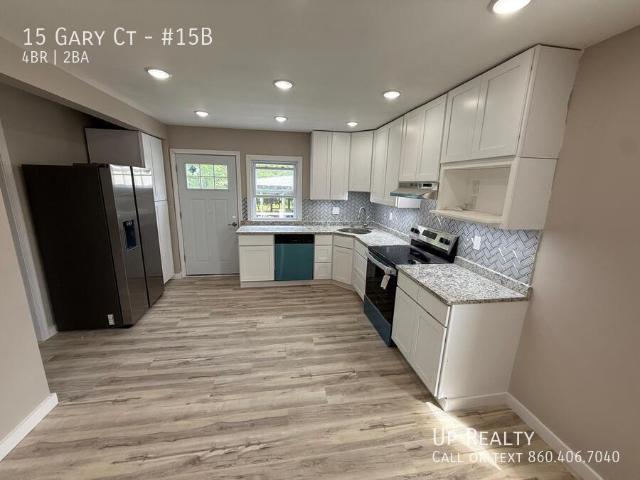 4 BR, 2 BA Apartment 15 Gary Ct, Groton, CT 06340