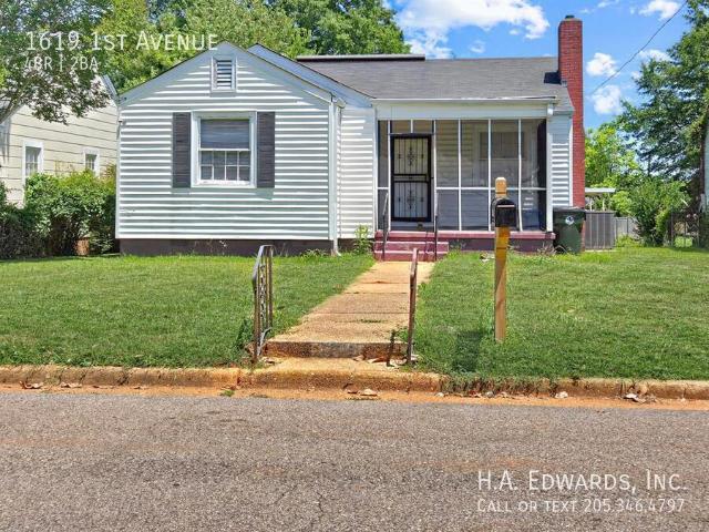 4 BR, 2 BA Apartment 1619 1st Avenue, Tuscaloosa, AL 35401