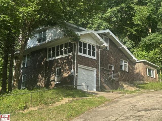 4 BR, 2 BA Apartment 164 N Park St, Savanna, IL 61074