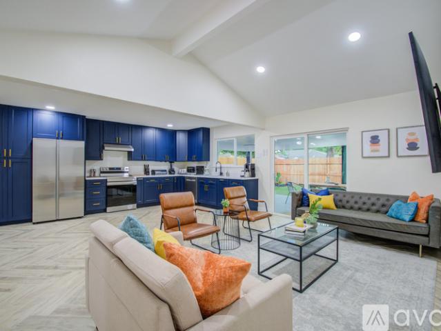 4 BR, 2 BA Apartment 16906 Barcelona Dr, Friendswood, TX 77546