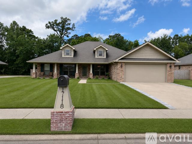 4 BR, 2 BA Apartment 17118 Excalibur Circle, Gulfport, MS 39503
