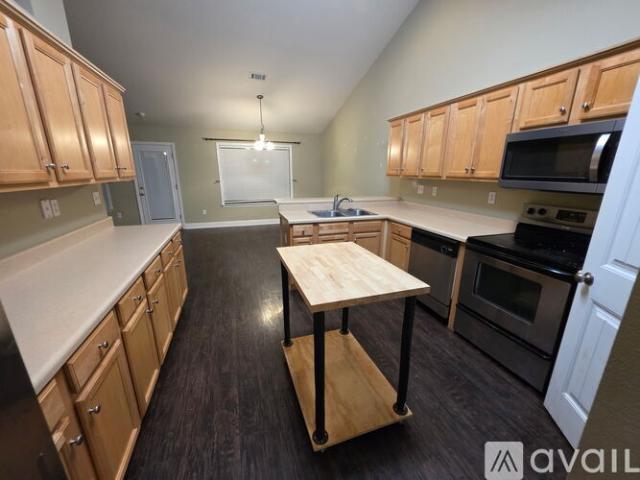 4 BR, 2 BA Apartment 17118 Excalibur Circle, Gulfport, MS 39503