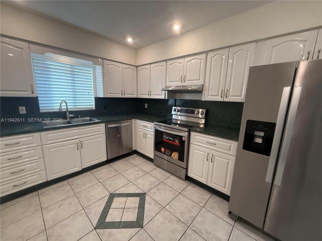 4 BR, 2 BA Apartment 1721 Northeast 48th Court, Fort Lauderdale, FL 33334