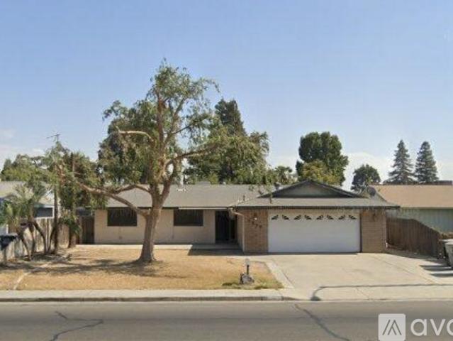 4 BR, 2 BA Apartment 1730 South Demaree Street, Visalia, CA 93277