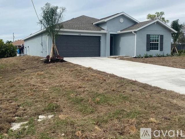 4 BR, 2 BA Apartment 1908 NW 26th Place, Cape Coral, FL 33909
