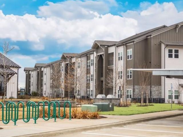 4 BR, 2 BA Apartment 1911 W San Antonio St Unit 5 526, Lockhart, TX 78644